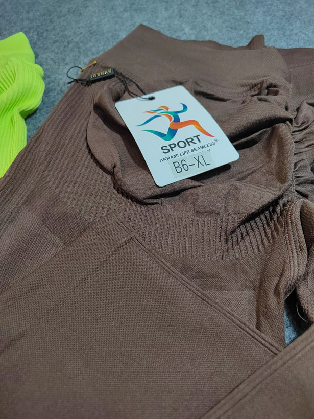 لگ ورزشی پشت چین دار