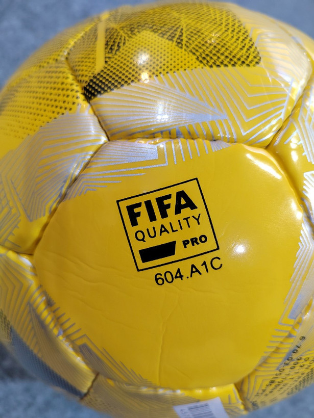 توپ تنبل مناسب فوتسال و چمن مصنوعی