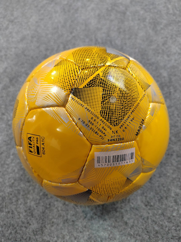 خرید توپ فوتسال جنس عالی با قیمت مناسب