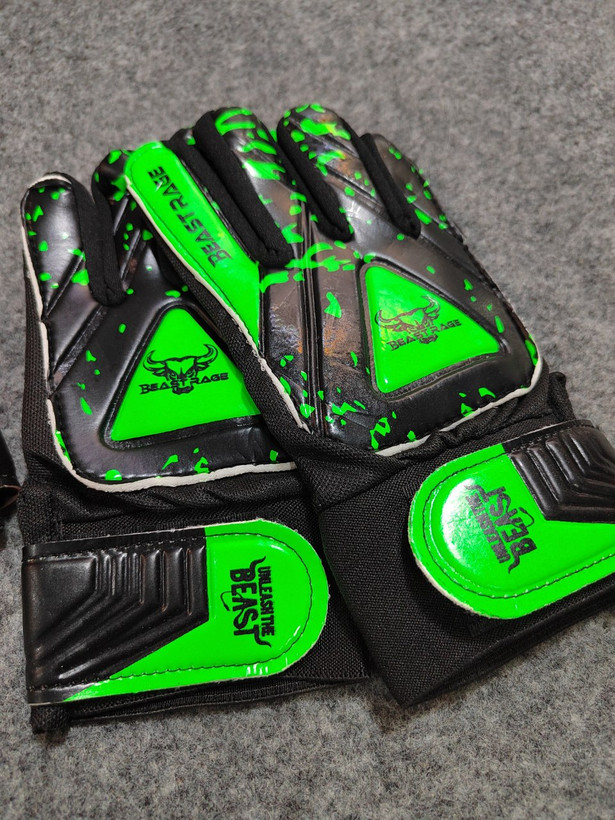 دستکش مناسب مدرسه فوتبال