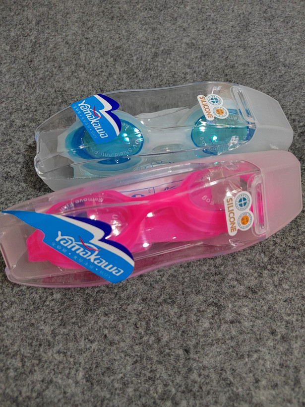 عینک شنا جعبه ای