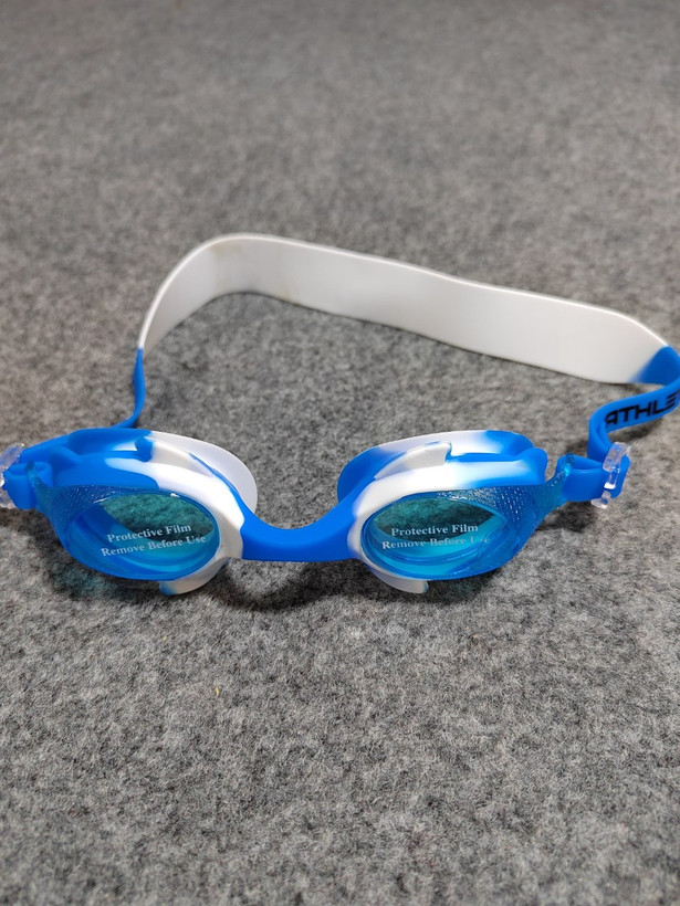 خرید عینک شنا با قیمت مناسب