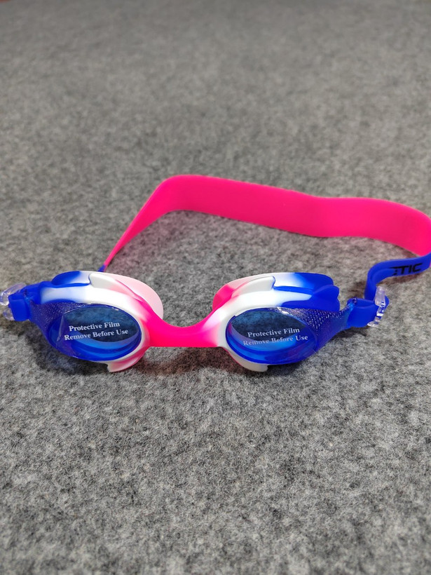 عینک شنا مناسب بچه