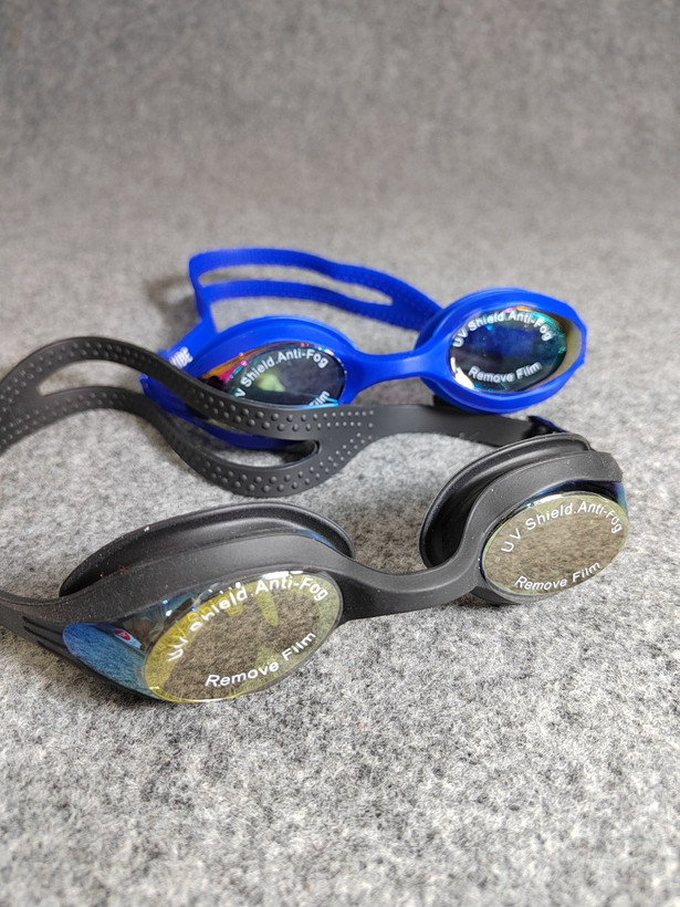 خرید عینک شنا آبی