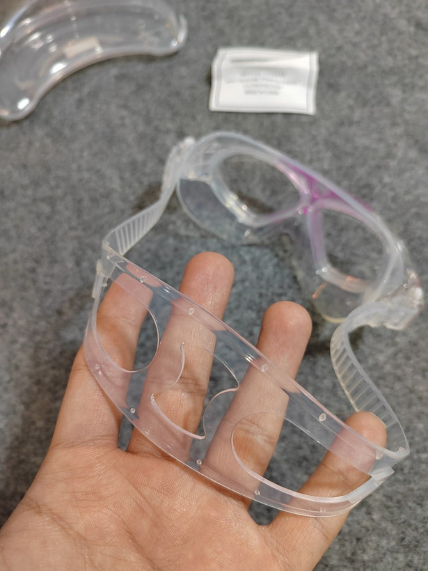 عینک شنا جنس خوب