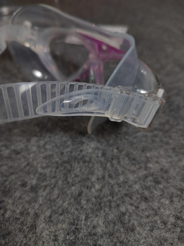 خرید انواع لوازم شنا