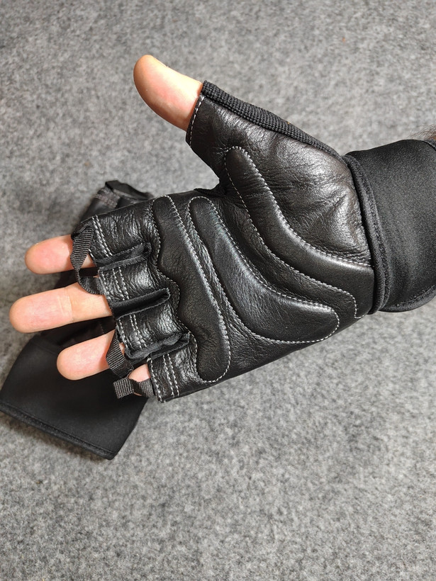 دستکش نیمه بدنسازی چرم