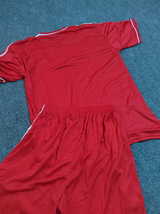 سفارش کیت لیورپول با ارسال رایگان