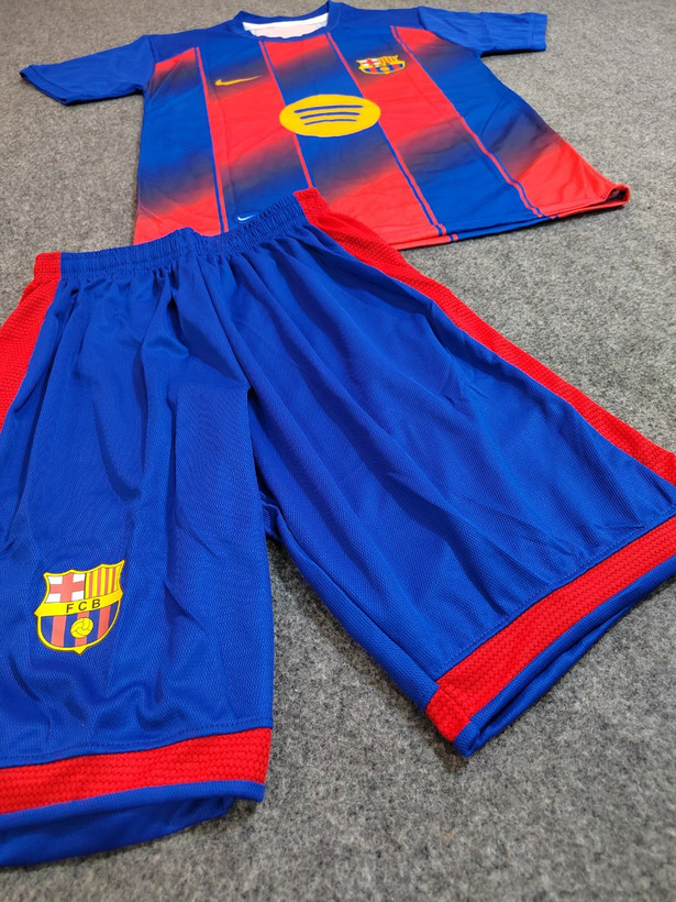 ست لباس شورت بارسا بچگانه