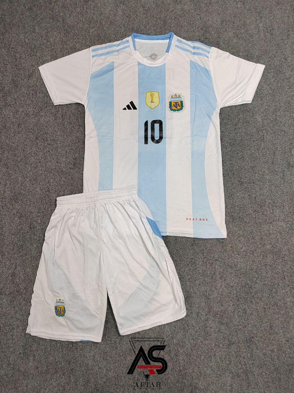 خرید تیشرت و شورت فوتبالی مسی با شماره 10