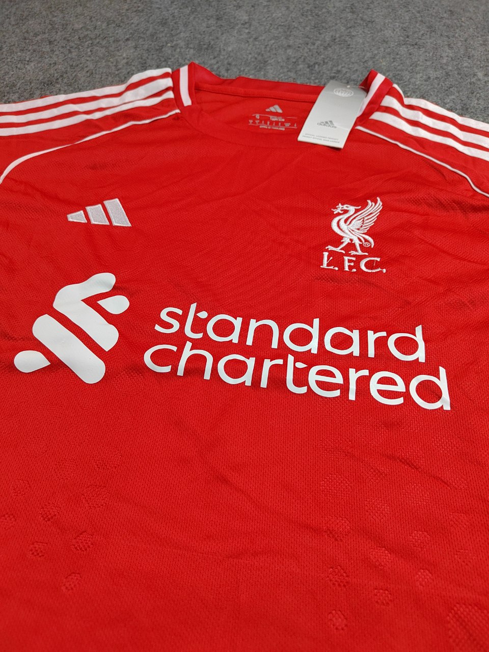 سفارش لباس جدید لیورپول با ارسال رایگان