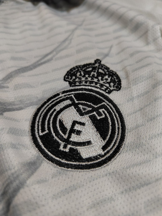 کیت تایلندی رئال مادرید با کیفیت عالی و قیمت مناسب