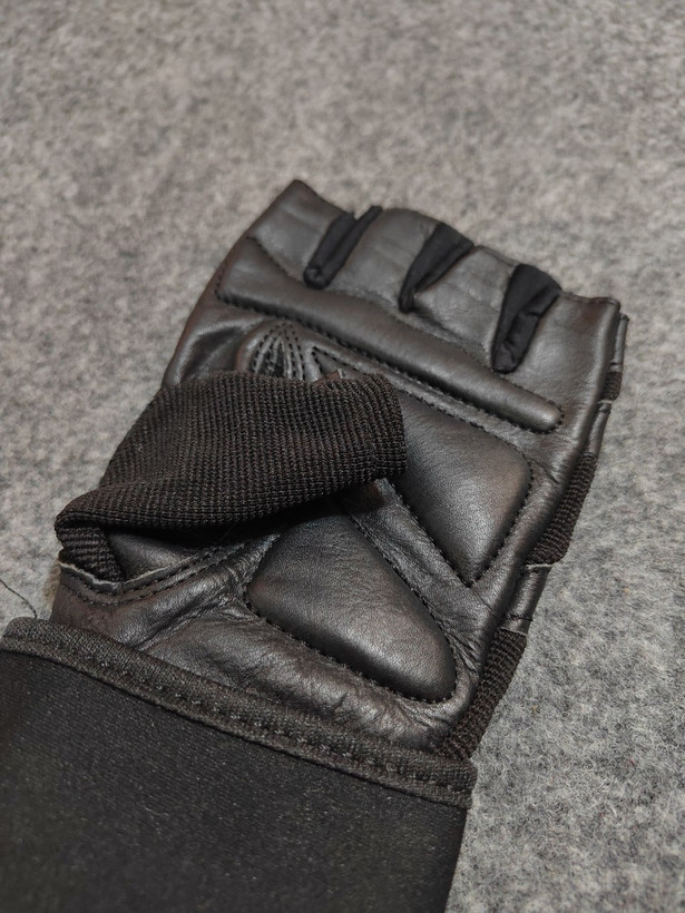 خرید دستکش چرم بدنسازی