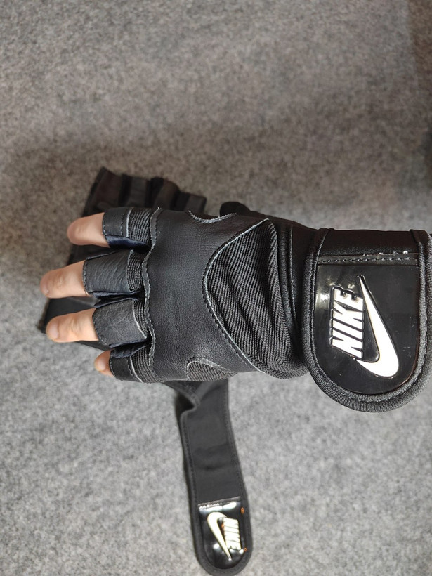 سفارش دستکش نیمه با ارسال رایگان