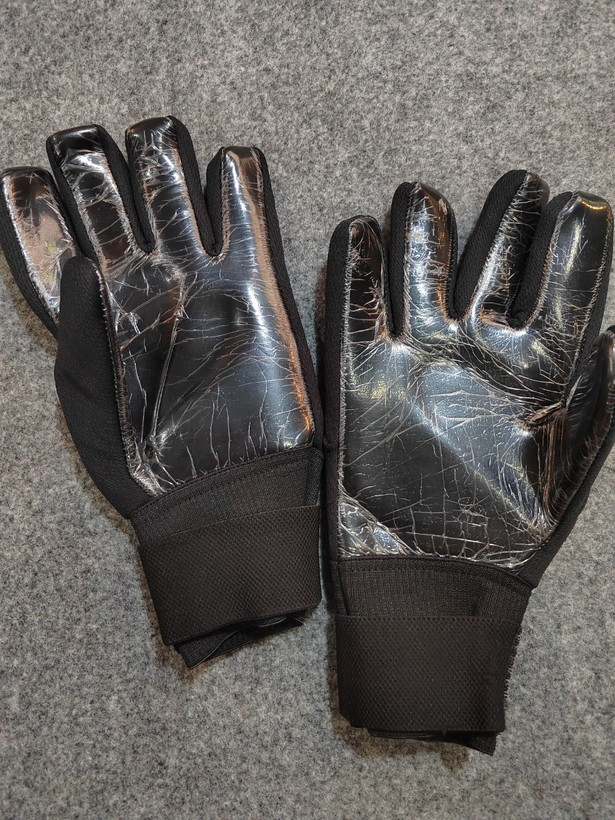 سفارش دستکش دروازبانی کف لاتکس با ارسال رایگان