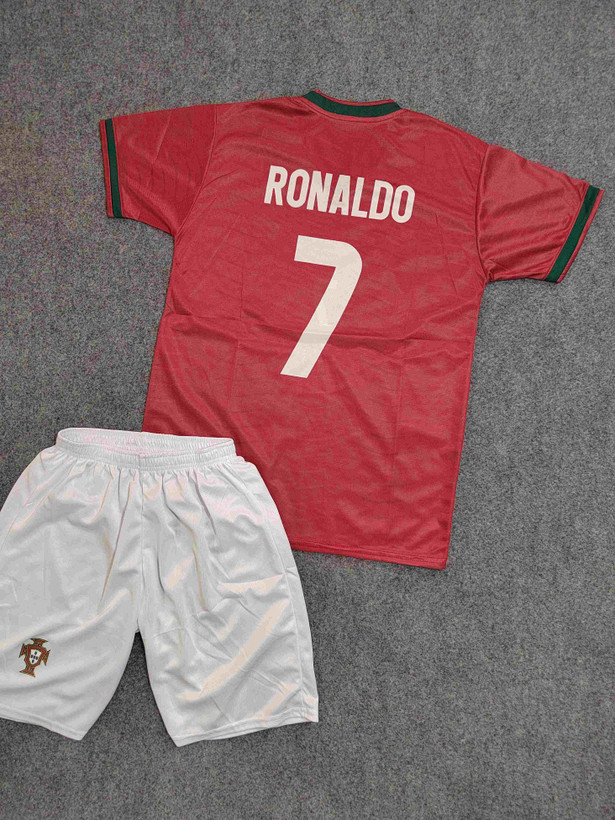 لباس جدید پرتغال برای جام جهانی با چاپ کریستیانو رونالدو